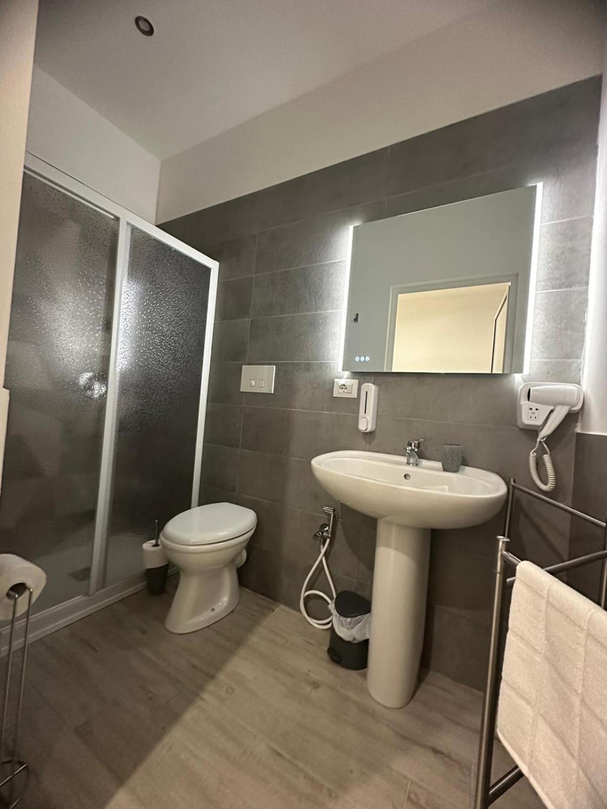 Bari Valona Rooms Ngoại thất bức ảnh